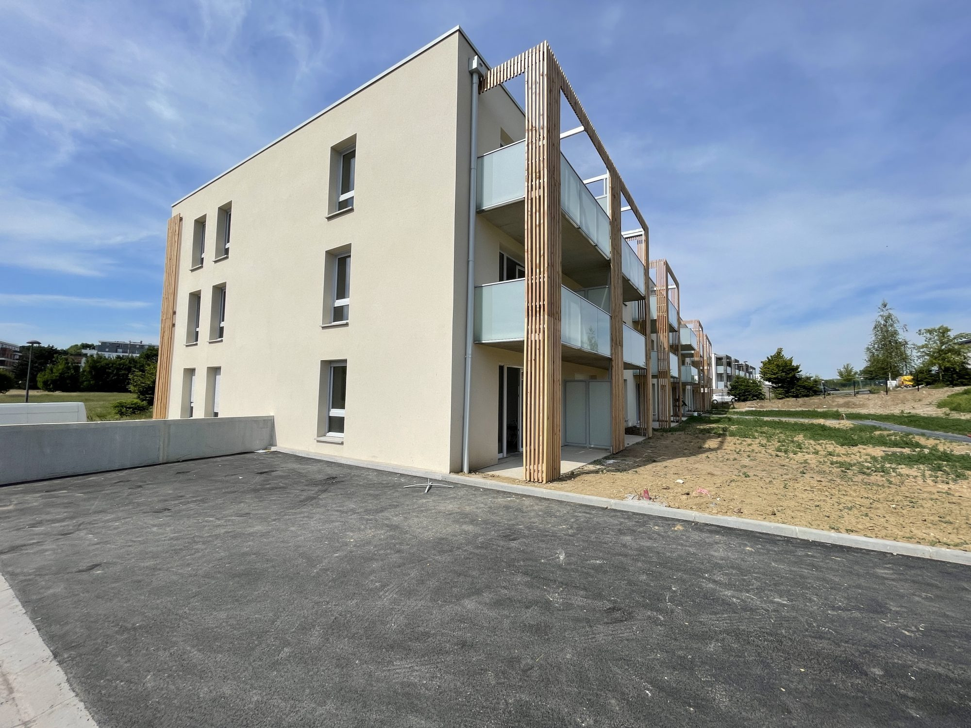 T1 RDC terrasse parking
