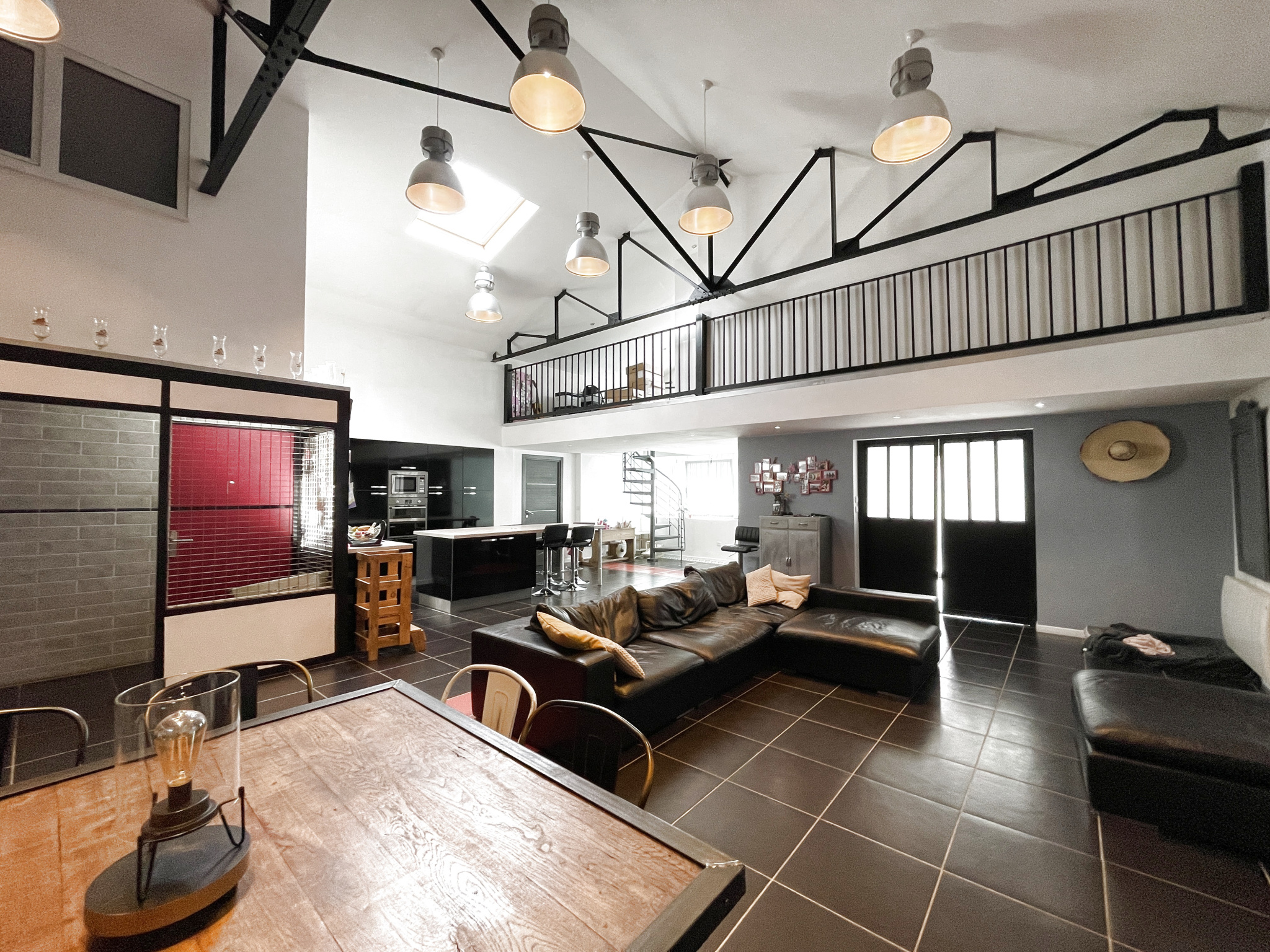 LENS hyper centre - véritable loft, 220m2 rénové en 2013