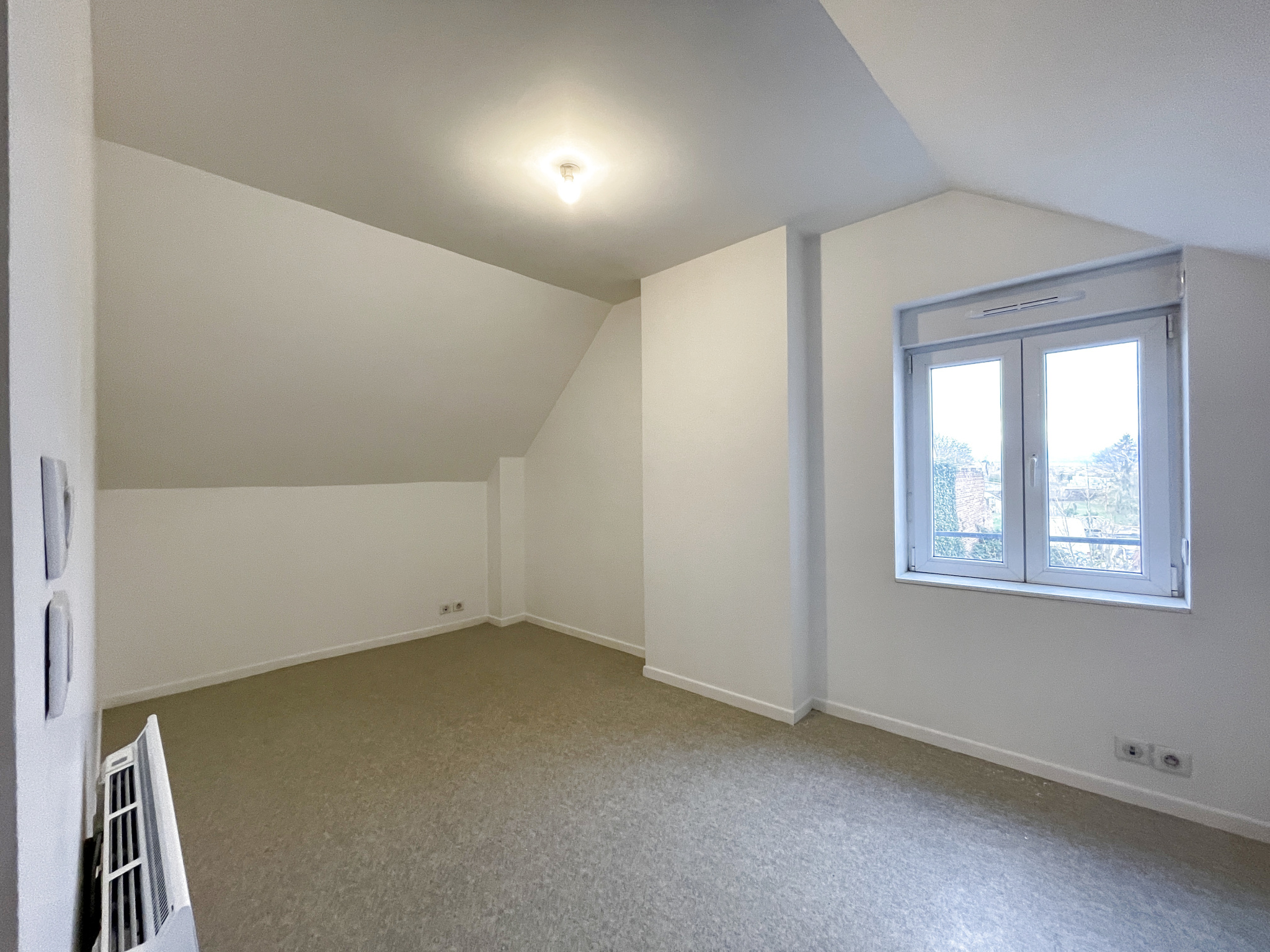 LOOS EN GOHELLE - T2 en duplex - cave + 2 places de parking
