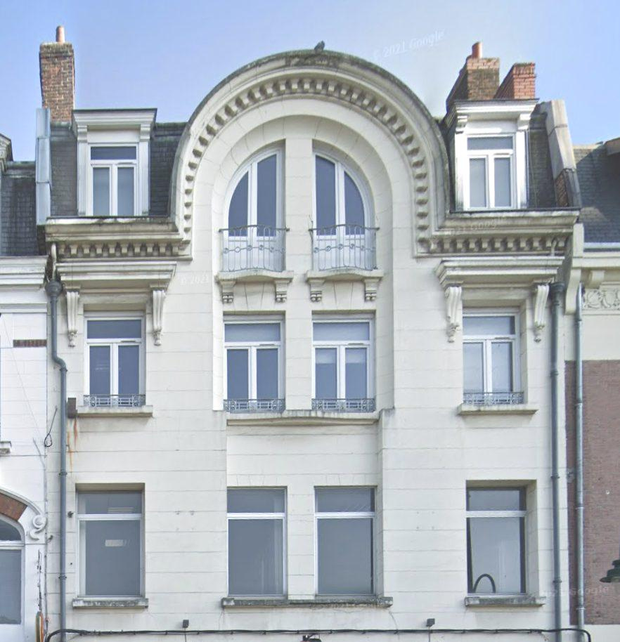 Immeuble sur 3 étages avec 10 bureaux