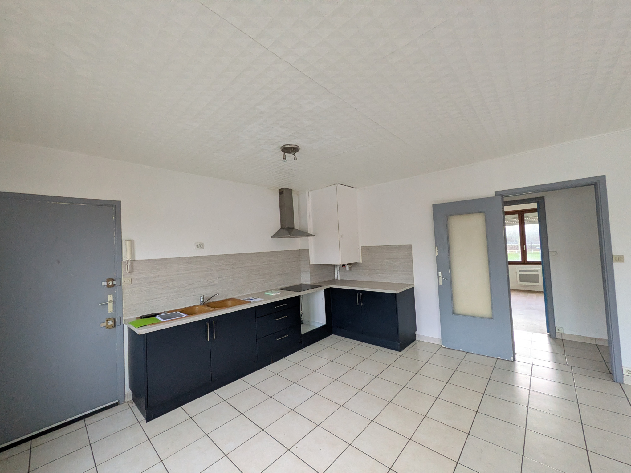 Ensemble immobilier de deux Appartements - Un  T3  , 2 Chambres  Libre d'occupation  + un STUDIO T1 loué